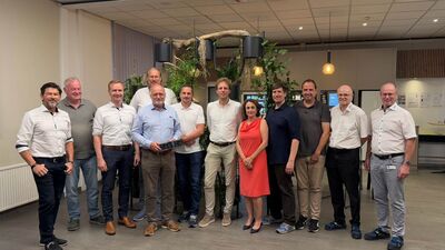 assets/images/7/Besuch%20von%20Weber%20und%20Schaer-7a60cf90.jpg